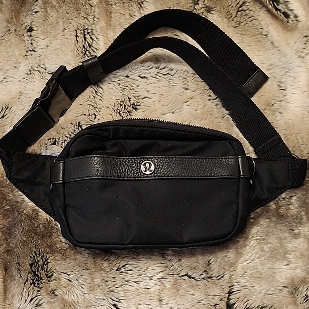 lululemon athletica Black Belt Bag